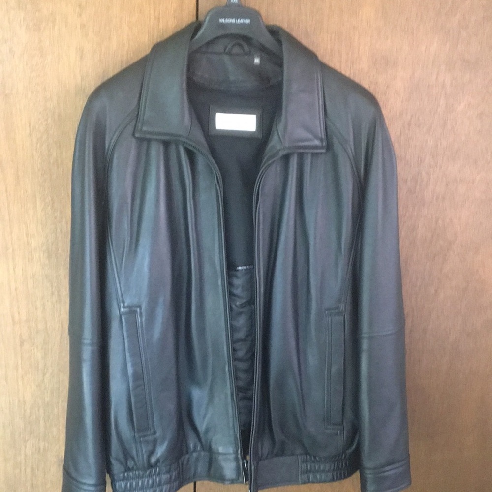 Men’s xxl black leather jacket, brand new.